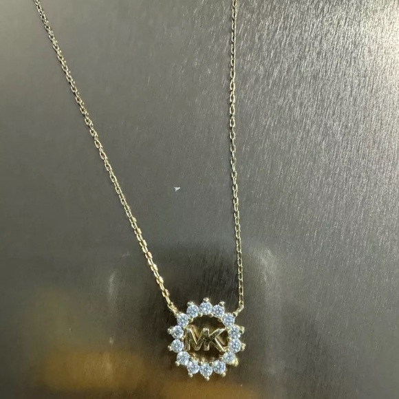 🚫Pre Owned 🚫0Michael Kors Silver Plated 925 🌹 Pendant Necklace - Picture 3 of 4